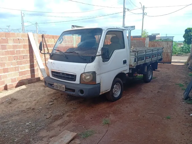 Kia Motors Bongo K-2700 2.7 4x2/4x4 Diesel 2003