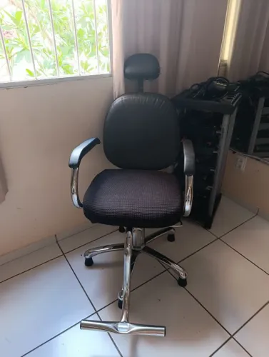 Cadeira giratória para salão