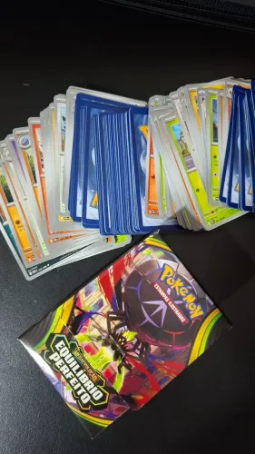 200 Cards Avulsos Equilíbrio Perfeito - Pokémon TCG