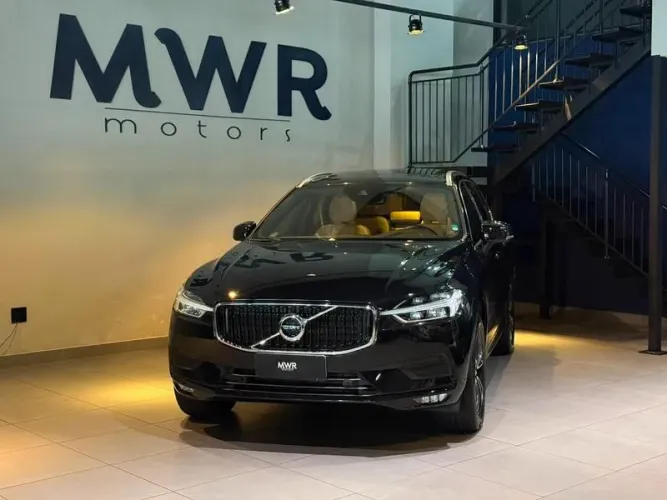Volvo XC-60 XC 60 D-5 Momentum 2.0 AWD Diesel 5P 2020