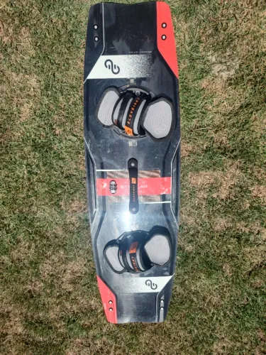 Prancha Bidirecional Kitesurf Carbono Eleveight Stellar 136x41