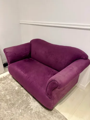 Sofá Roxo em Veludo - 3 Lugares | Excelente Estado