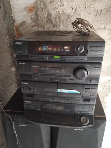 Vendo som da Sony toca fita ,5 CDs funcionando perfeitamente,com duas caixas originais