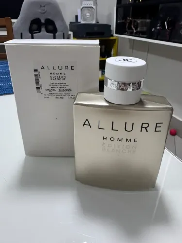 Allure Edition BlancheEau de Parfum (90ml)
