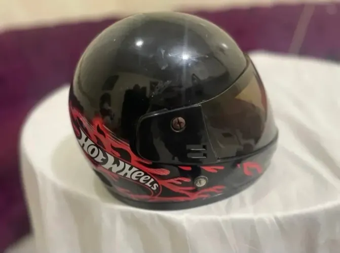 Brinquedo Capacete Hot Wheels Infantil