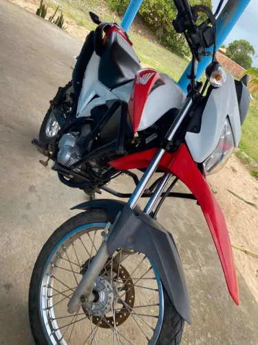 Vendo Moto Bros 160 2017.