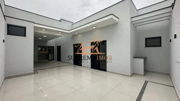 Casa térrea à venda 3 quartos sendo 1 suíte Condomínio Sunlake