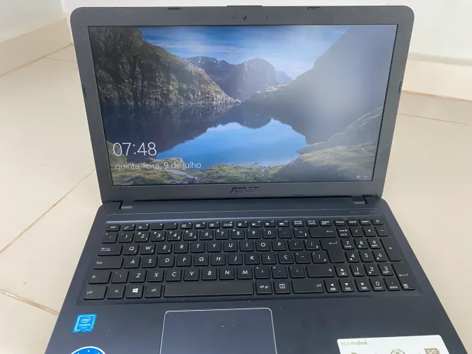 Notebook Asus tela 15.6 celeron bem conservado em Ariquemes