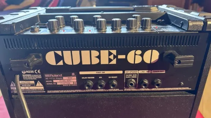 Amplificador para guitarra Roland Cube 60