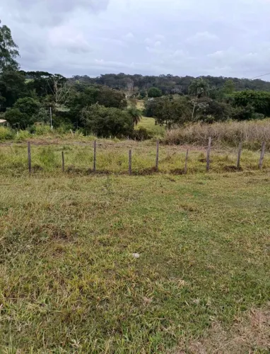 Vendo chácara no povoado são bento, cemig já instalado e funcionando, água corrente.