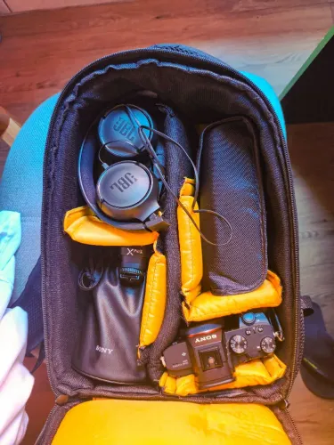 Camera Sony a 7 III, iPad 11 pro M4 1TB e acessórios.