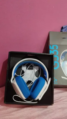 Headset G355 Logitech branco com detalhes azul