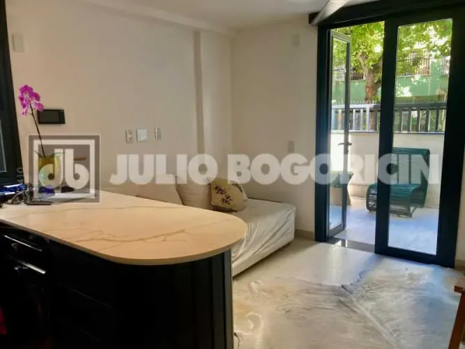 Apartamento : / Residencial / Leblon