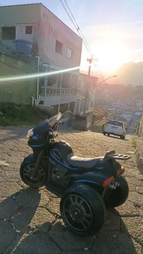 Moto elétrica infantil 