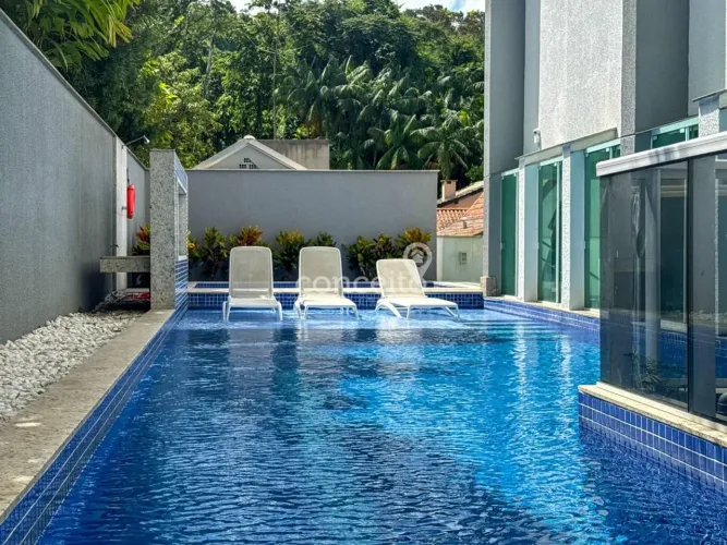 Apartamento com 3 Suítes Semimobiliado na Vila Nova!