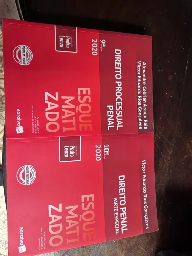     Vendo Livros de Direito Penal Seminovos