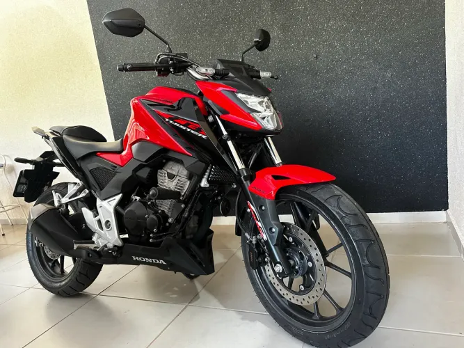 Moto cb300 f. Com ABS