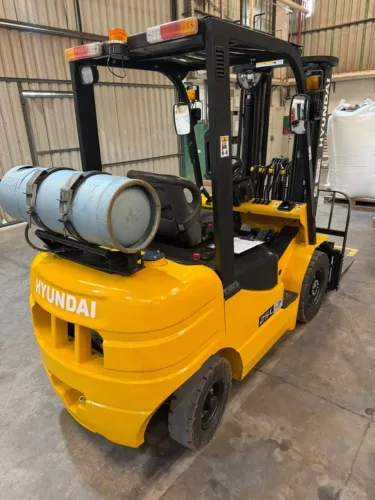 HYUNDAI 2,5T TRIPLEX | SIDE SHIFT | REVISADA 