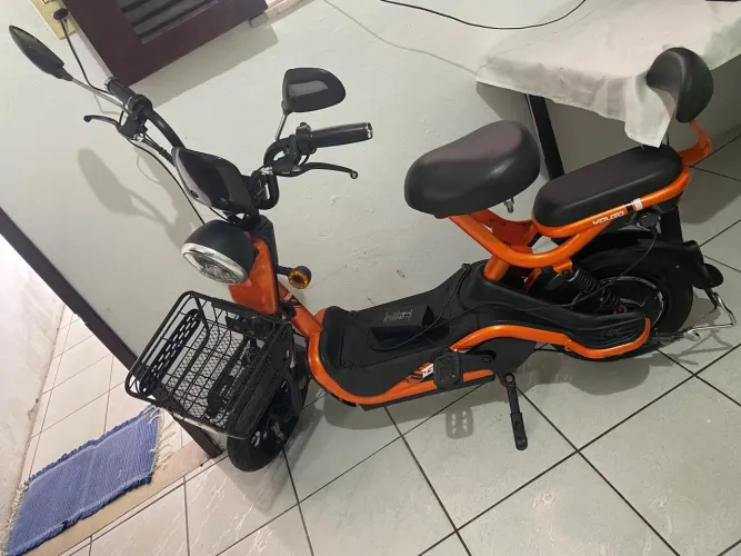 MotinhaELÉTRICA.(Capacete laranja grátis )