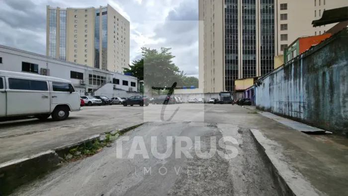 Terreno para comprar ou alugar com 1.360m², na Vila Olimpia, São Paulo-SP.