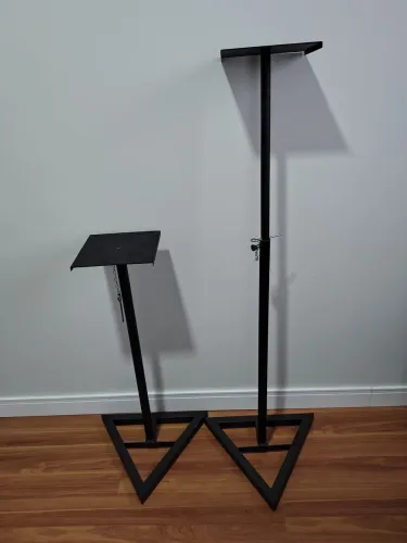 Suporte Pedestal para monitor de áudio KRK, Yamaha, etc