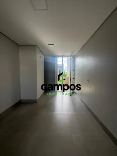 CAMPOS IMOBILIARIA VENDE SOBRADO DE ALTO PADRÃO NO MIRANTE DA SERRA