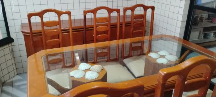 Mesa tampo em vidro 6 cadeiras com buffet e espelho