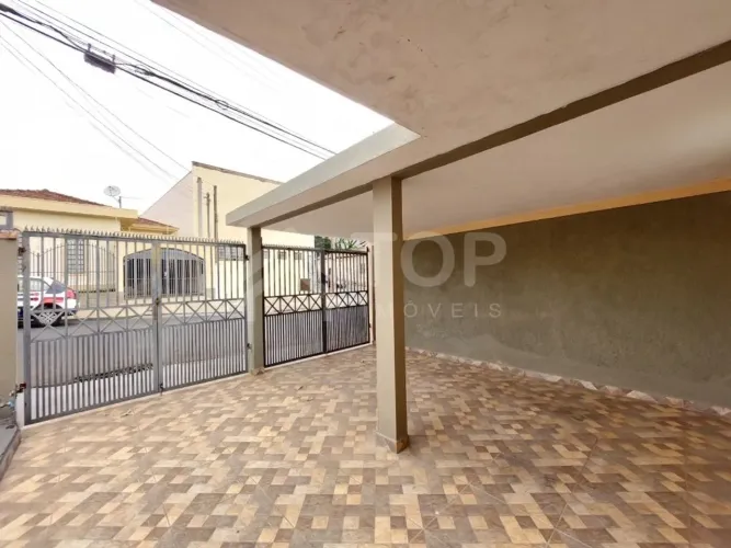 Casa Padrão à Venda em São Carlos - Vila Nossa Senhora de Fátima