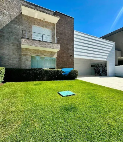 Casa de alto padrão à venda no Jardim Acapulco no Guarujá I Omega Imoveis
