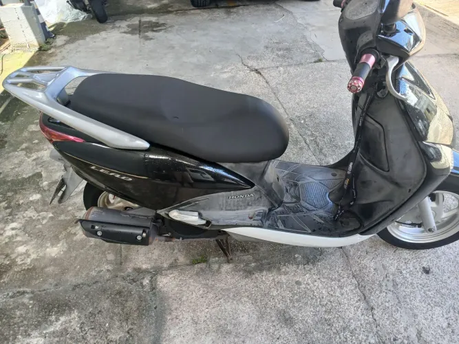 Vendo LEAD 110 Único Dono Bem Conservada Tudo Funcionando Licenciamento pago,pneus Bons 