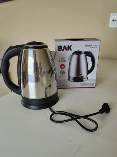 Chaleira Elétrica de Inox 1.8L - Praticidade e Elegância para Sua Cozinha