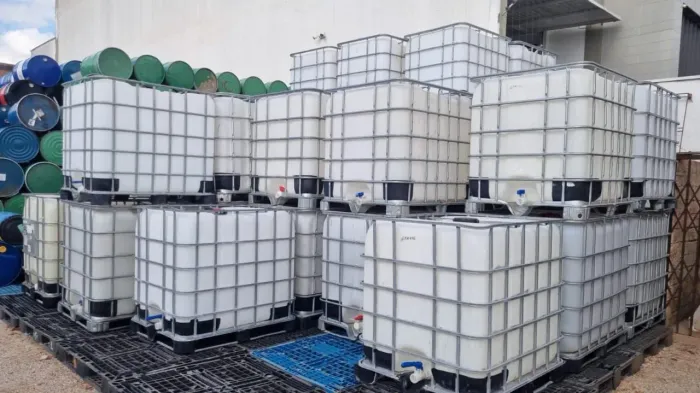 Container Ibc base metal 1000 litros, lavados, poucas unidades, base de metal