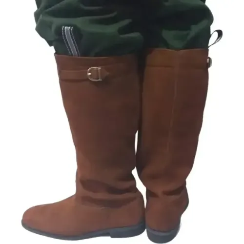 Bota cano longo 100% couro + Cinto