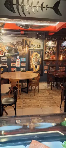 Vagas pra auxiliar ou cozinheiro com experiência que more no sítio cercado