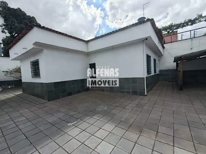 Casa à venda 4 quartos no Bairro Conjunto Água Branca