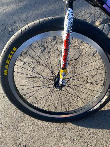 Vendo aros paredões, com o maxxis o valor é diferente