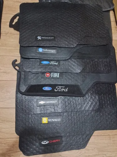 Tapetes Automotivos Personalizados com Logo e Modelo - Qualidade Premium