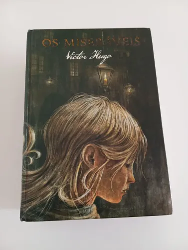 Livro os miseráveis 