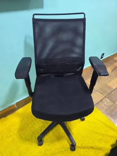 Cadeira de escritório.