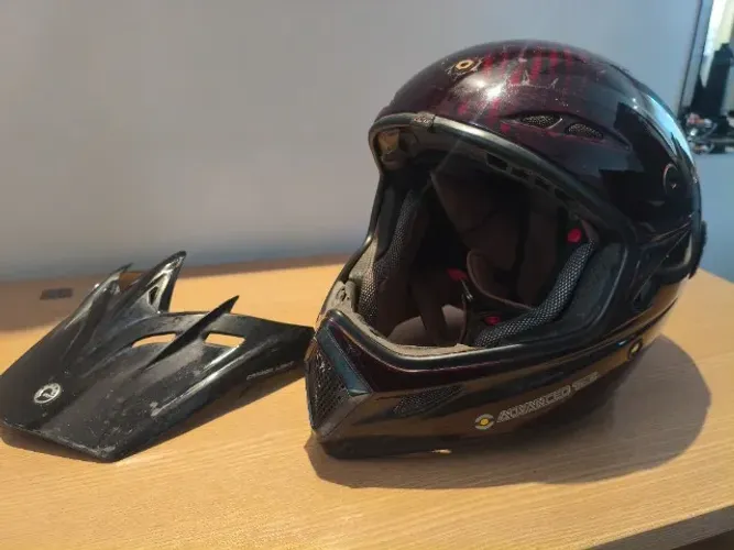 Capacete Can-Am XP-R Carbon Light Advanced Tec - Fibra de Carbono - Cor Vinho - Tam. L