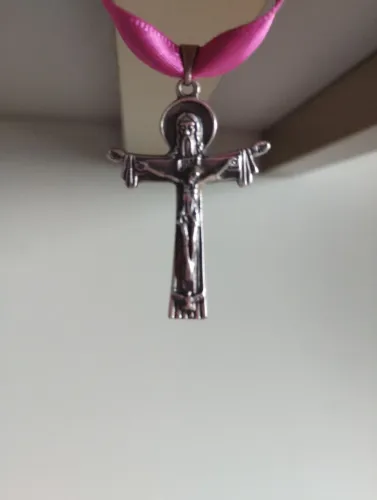 VENDO CRUCIFIXO TAMANHO MÉDIO 
