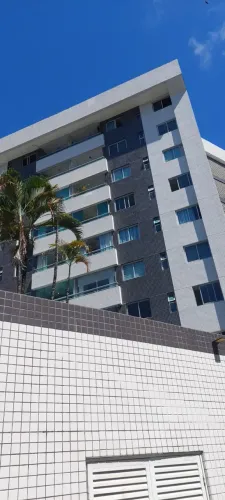 Boa viagem 03 quartos 01 suíte 01 vaga coberta 200 metros da praia!