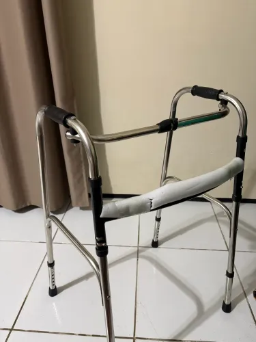 Andador deficiente adulto