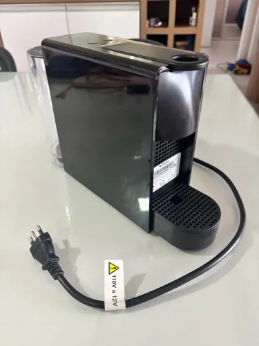 Cafeteira Nespresso seminova