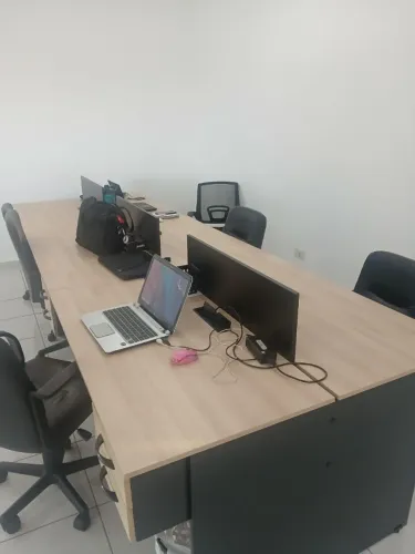 Mesa de Escritório 4 lugares - Estações de Trabalho - Equipe