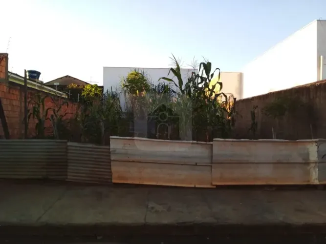Terreno à Venda