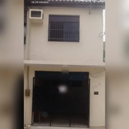 Vendo casa no Antônio Bezerra, dúplex, 2 quartos, sala, cozinha ,área de.serviço,