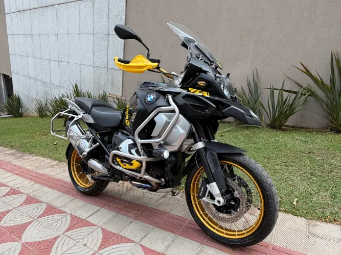 BMW R 1250 Adventure 40 anos