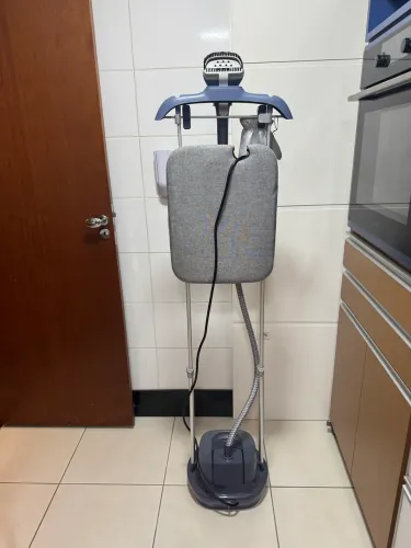 Passadeira a Vapor Vertical Electrolux