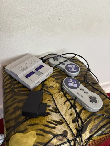Emulador de Nintendo com diversos jogos